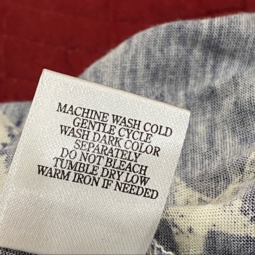 Others Follow Top - Picture 9 of 9